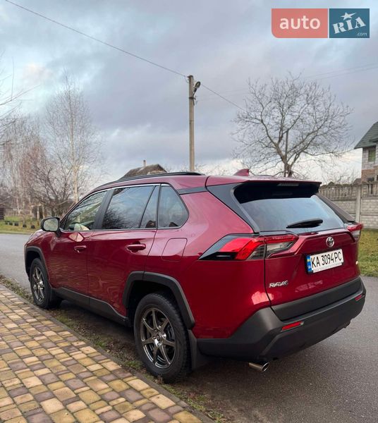 Внедорожник / Кроссовер Toyota RAV4 2018 в Киеве