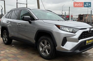 Внедорожник / Кроссовер Toyota RAV4 2020 в Стрые