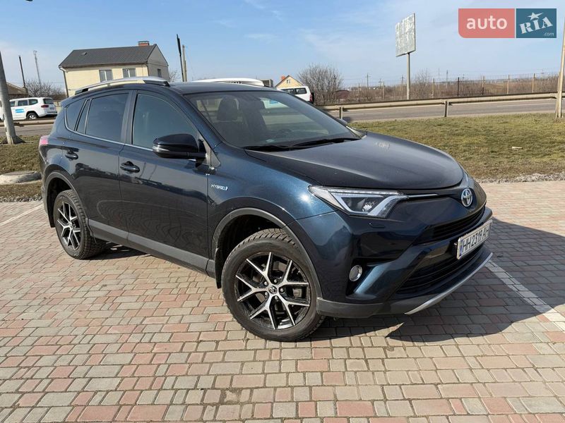 Внедорожник / Кроссовер Toyota RAV4 2017 в Одессе