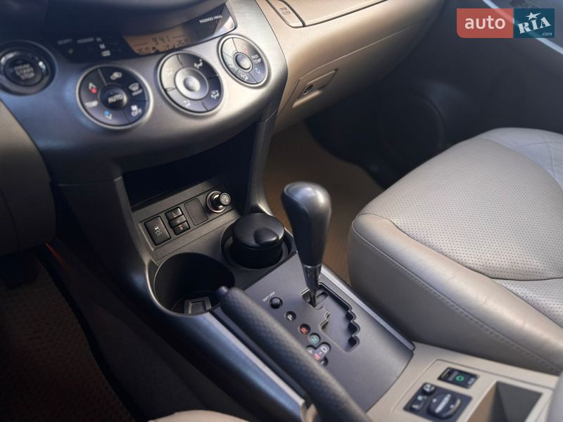 Внедорожник / Кроссовер Toyota RAV4 2011 в Тернополе