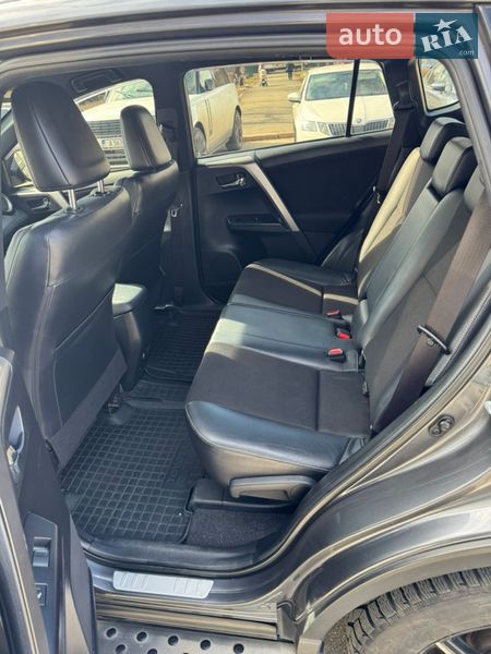Внедорожник / Кроссовер Toyota RAV4 2016 в Киеве