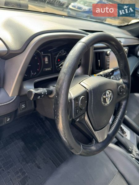 Внедорожник / Кроссовер Toyota RAV4 2016 в Киеве
