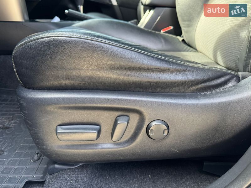 Внедорожник / Кроссовер Toyota RAV4 2016 в Киеве