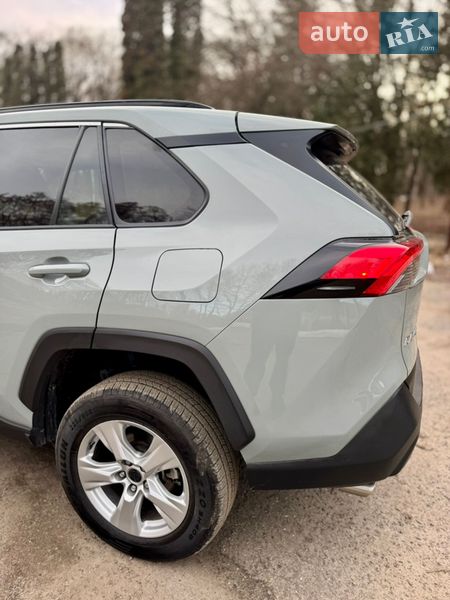 Внедорожник / Кроссовер Toyota RAV4 2020 в Львове