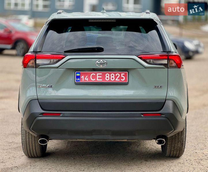Внедорожник / Кроссовер Toyota RAV4 2020 в Львове