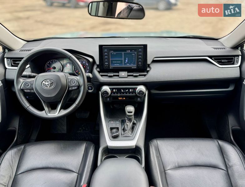 Внедорожник / Кроссовер Toyota RAV4 2020 в Львове