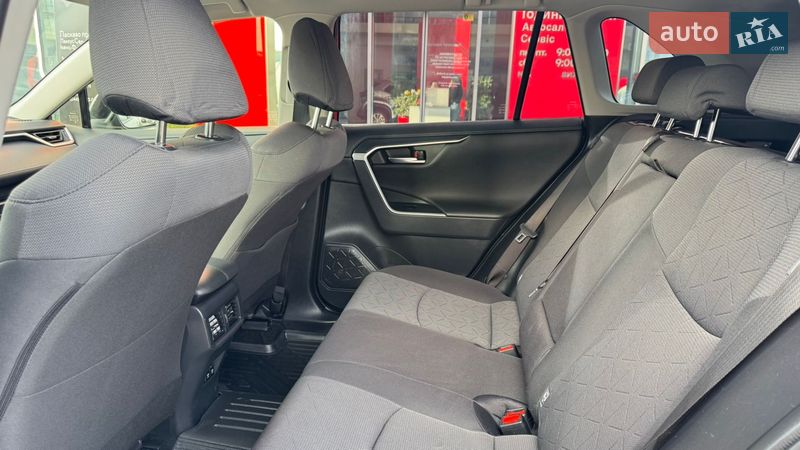Внедорожник / Кроссовер Toyota RAV4 2019 в Ивано-Франковске