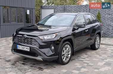 Внедорожник / Кроссовер Toyota RAV4 2020 в Харькове