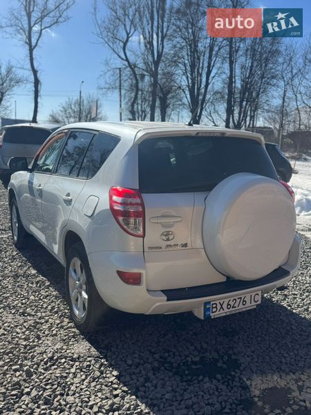 Внедорожник / Кроссовер Toyota RAV4 2010 в Хмельницком