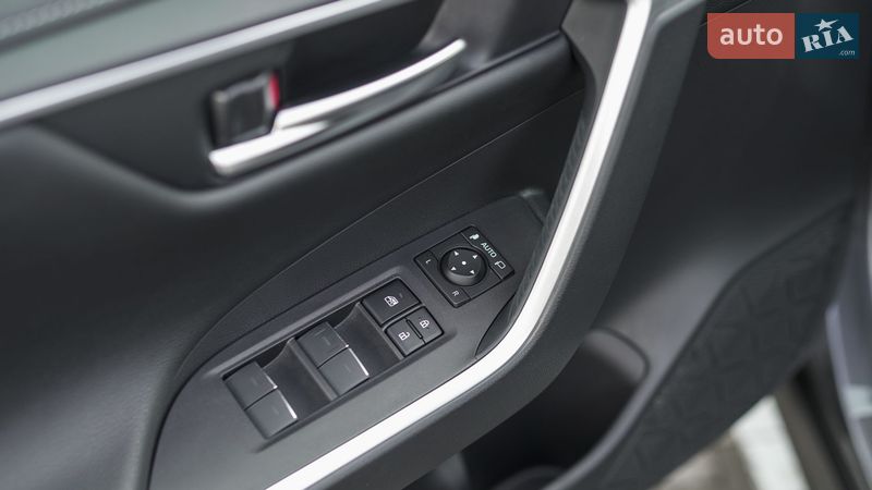 Внедорожник / Кроссовер Toyota RAV4 2024 в Львове