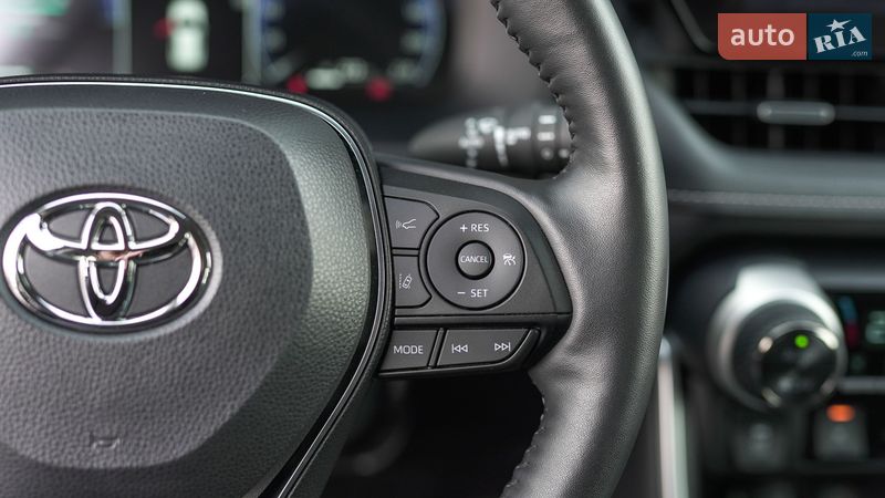 Внедорожник / Кроссовер Toyota RAV4 2024 в Львове