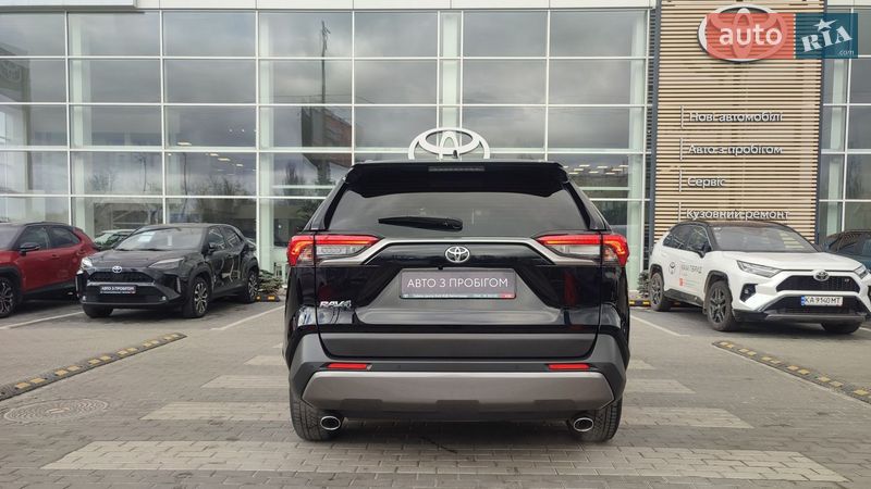 Внедорожник / Кроссовер Toyota RAV4 2020 в Киеве