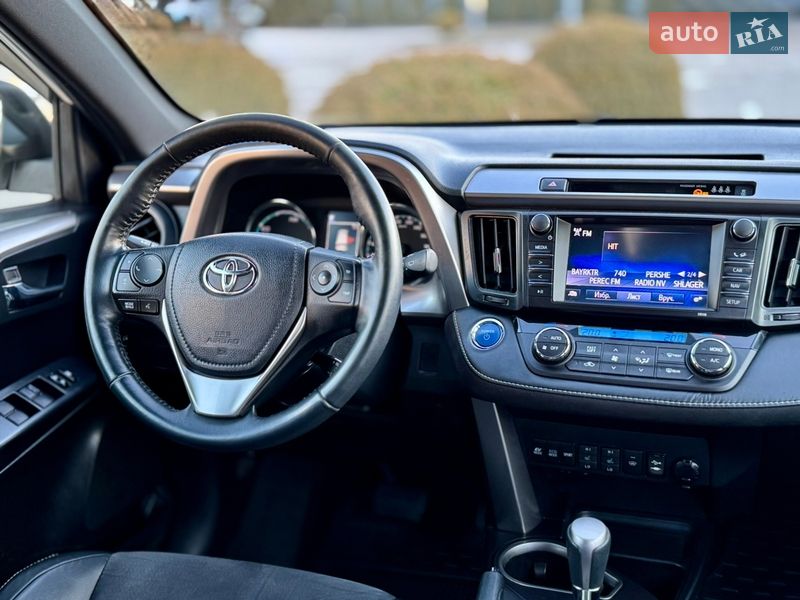 Внедорожник / Кроссовер Toyota RAV4 2018 в Львове