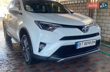 Внедорожник / Кроссовер Toyota RAV4 2017 в Николаеве
