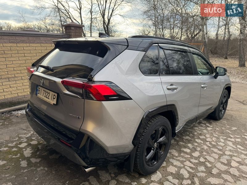 Внедорожник / Кроссовер Toyota RAV4 2020 в Кобеляках