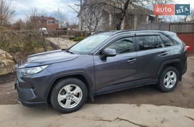 Внедорожник / Кроссовер Toyota RAV4 2020 в Днепре
