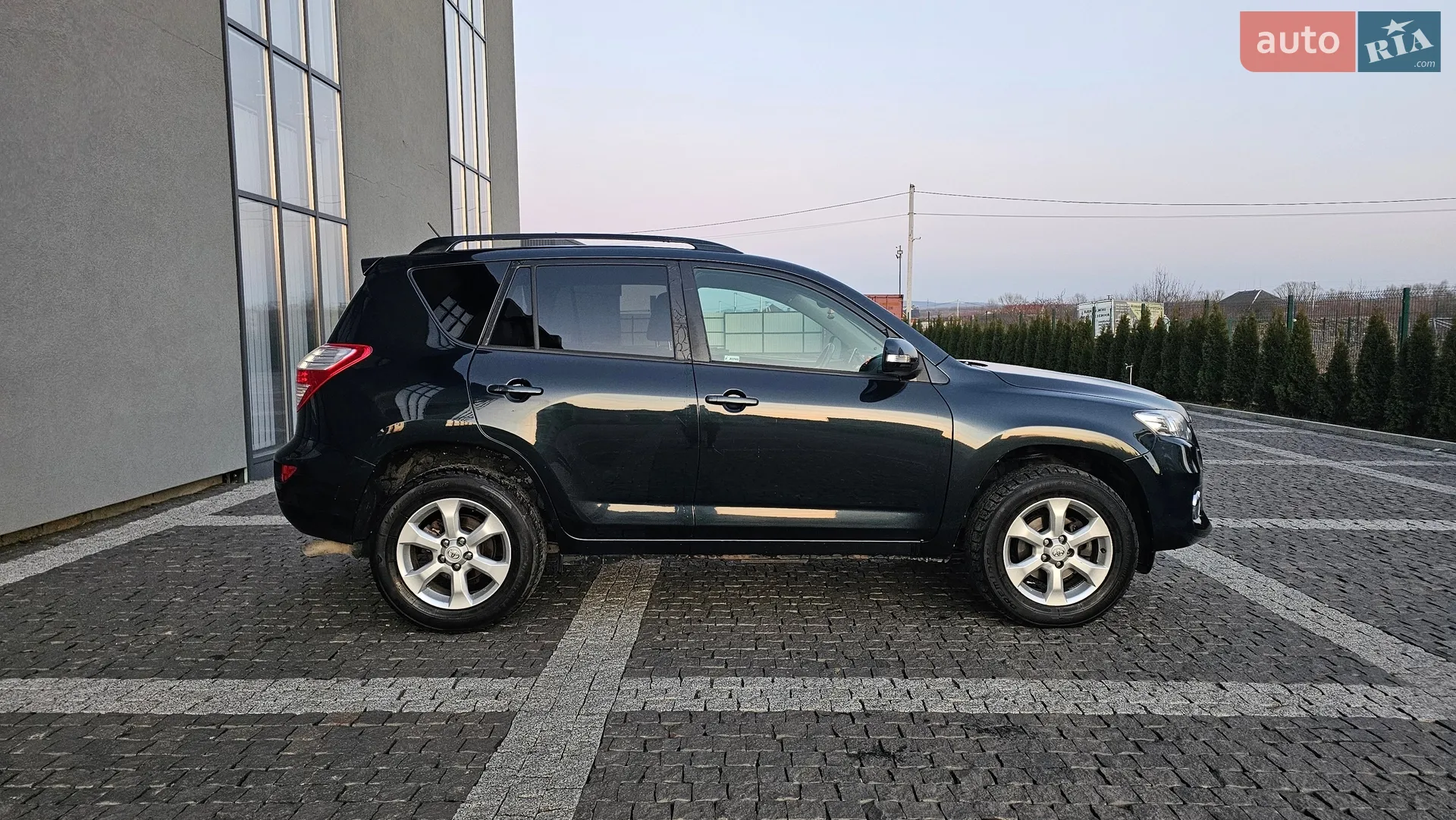 2010 Toyota RAV 4 - мініатюра 2