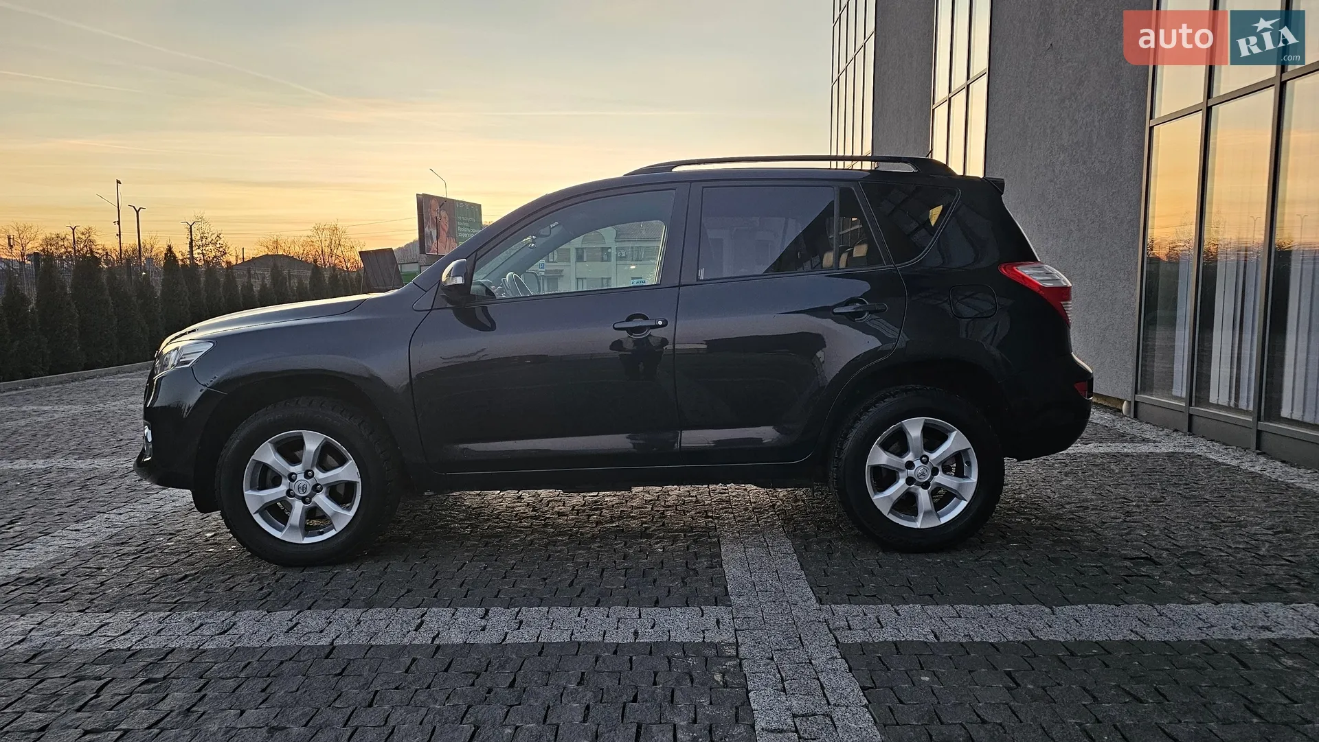 2010 Toyota RAV 4 - мініатюра 6