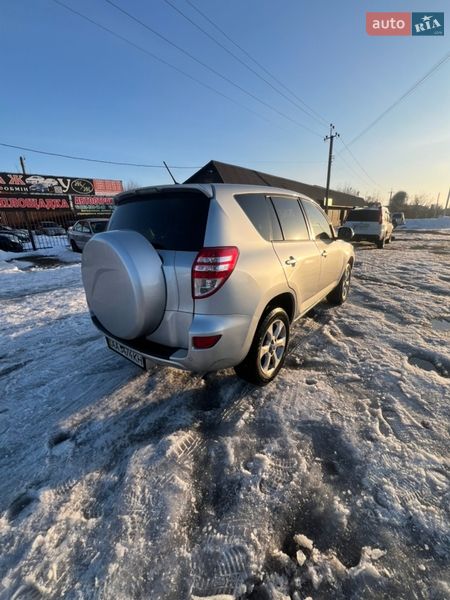 Внедорожник / Кроссовер Toyota RAV4 2011 в Прилуках