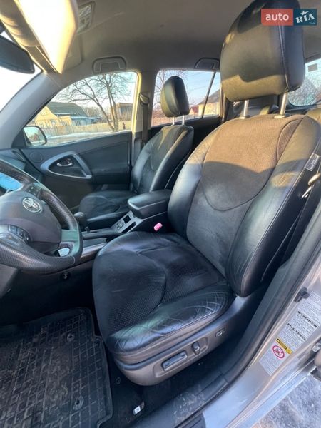 Внедорожник / Кроссовер Toyota RAV4 2011 в Прилуках