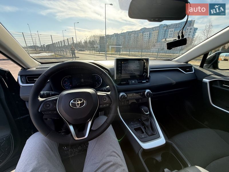 Внедорожник / Кроссовер Toyota RAV4 2019 в Львове