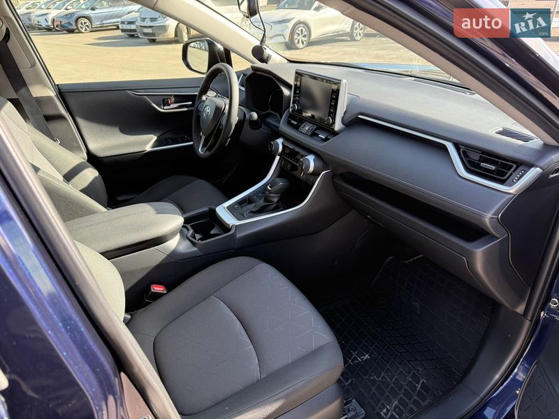 Внедорожник / Кроссовер Toyota RAV4 2019 в Львове