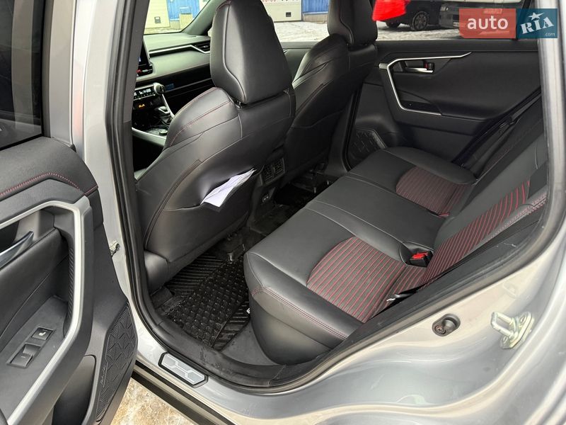 Внедорожник / Кроссовер Toyota RAV4 2023 в Киеве
