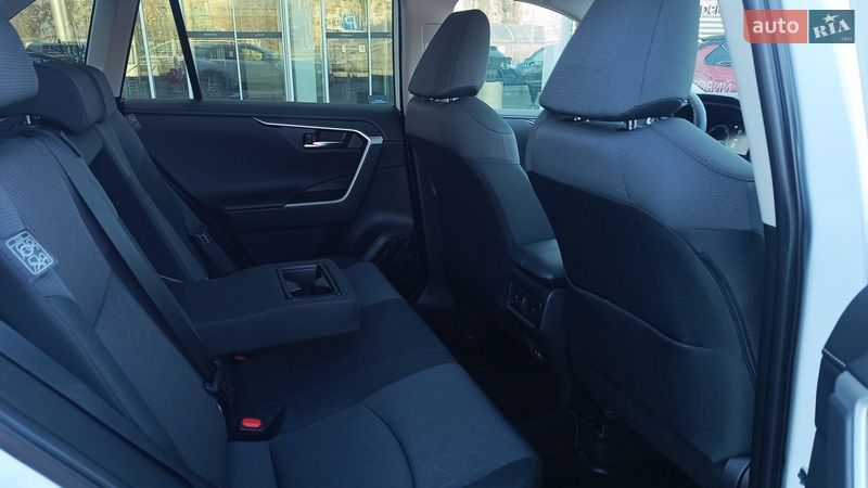 Внедорожник / Кроссовер Toyota RAV4 2025 в Киеве