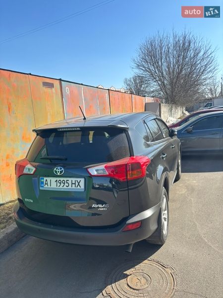 Внедорожник / Кроссовер Toyota RAV4 2013 в Борисполе