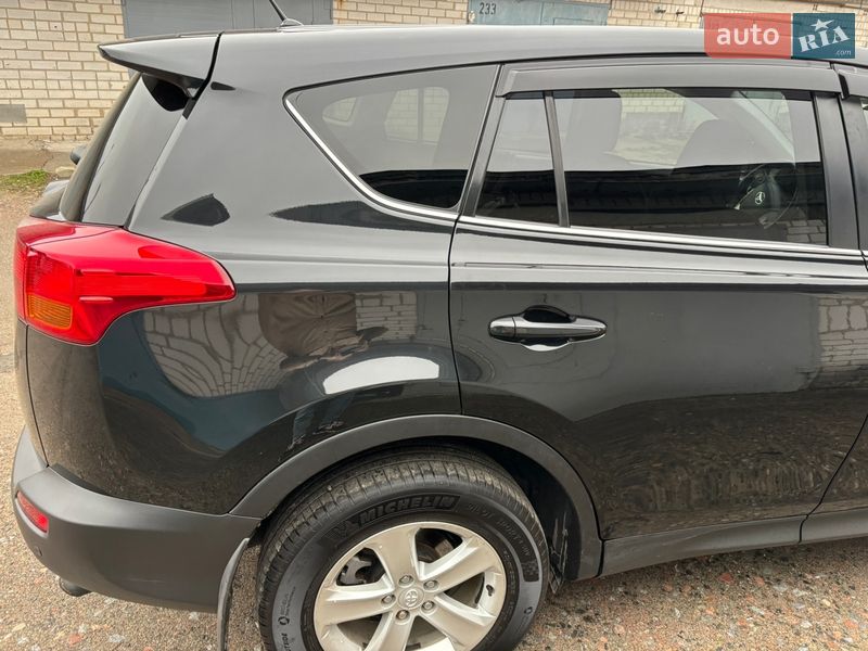 Внедорожник / Кроссовер Toyota RAV4 2013 в Борисполе