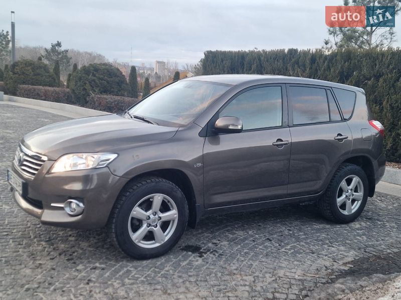 Внедорожник / Кроссовер Toyota RAV4 2010 в Днепре