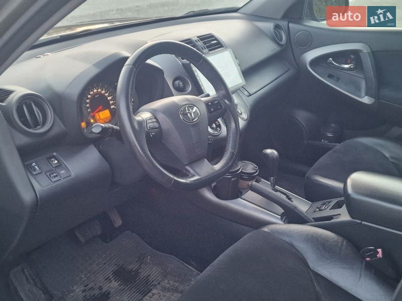 Внедорожник / Кроссовер Toyota RAV4 2010 в Днепре