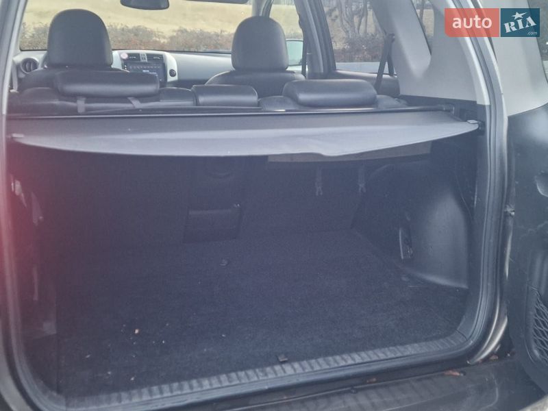 Внедорожник / Кроссовер Toyota RAV4 2010 в Днепре
