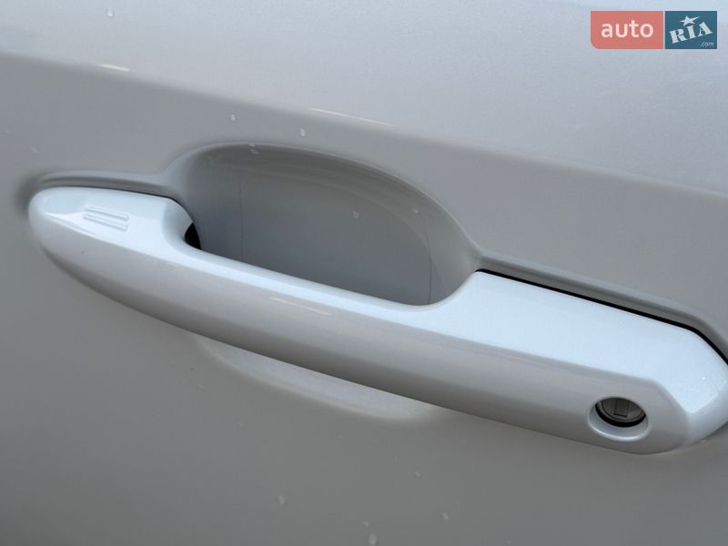 Внедорожник / Кроссовер Toyota RAV4 2023 в Киеве фото 13 Внедорожник / Кроссовер Toyota RAV4 2023 в Киеве