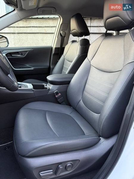 Внедорожник / Кроссовер Toyota RAV4 2023 в Киеве фото 16 Внедорожник / Кроссовер Toyota RAV4 2023 в Киеве