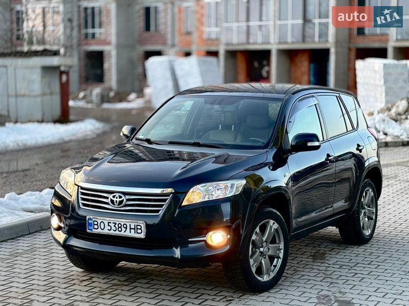 Позашляховик / Кросовер Toyota RAV4 2011 в Тернополі