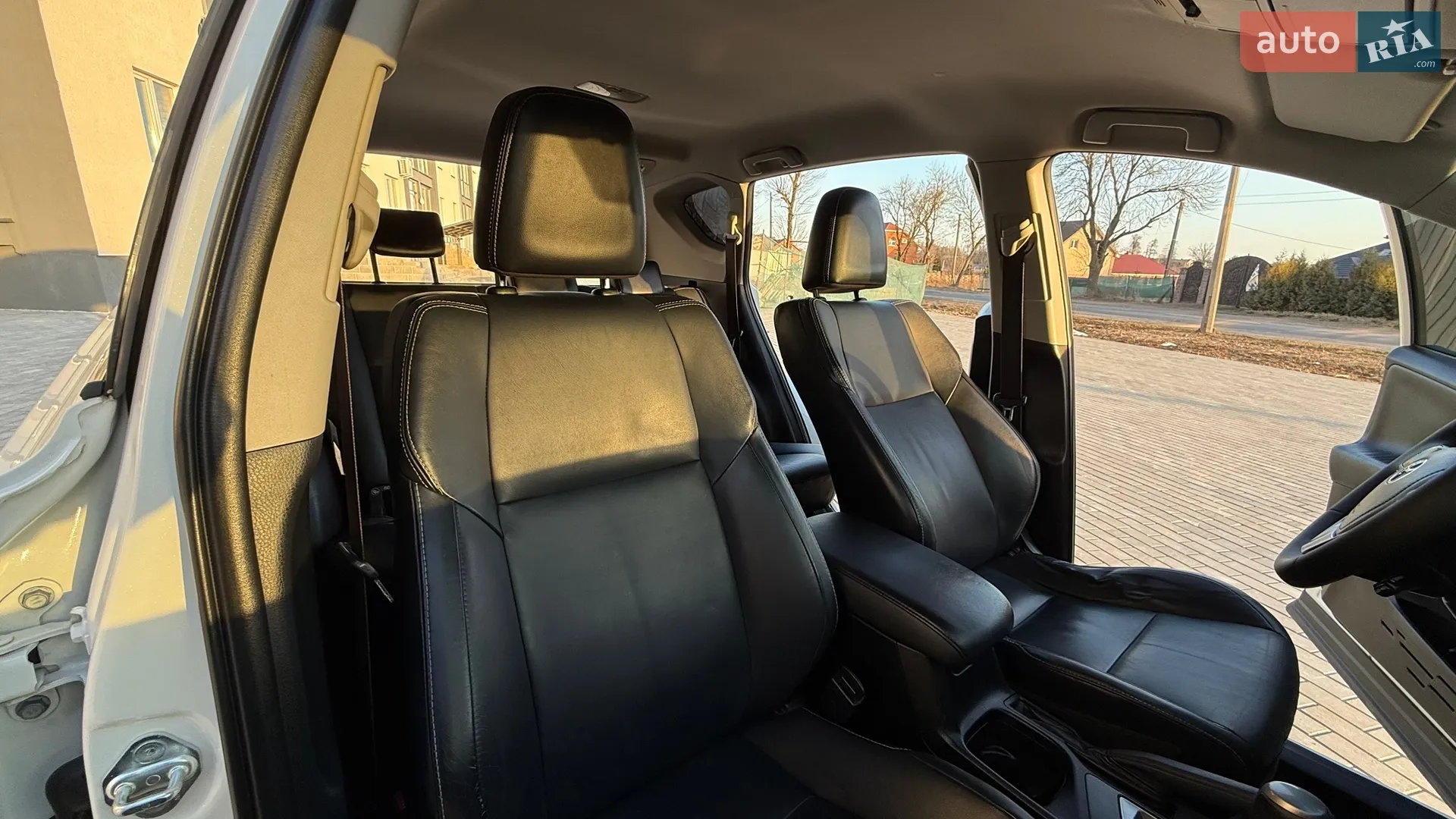 2016 Toyota RAV 4 - мініатюра 31