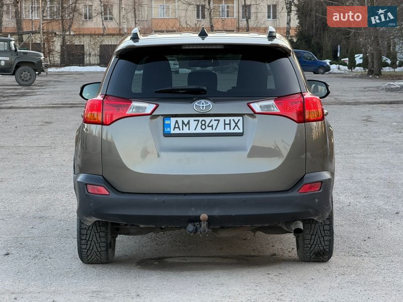 Внедорожник / Кроссовер Toyota RAV4 2013 в Звягеле