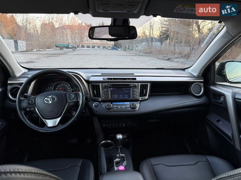 Внедорожник / Кроссовер Toyota RAV4 2013 в Звягеле