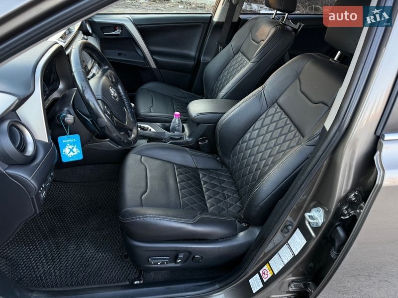 Внедорожник / Кроссовер Toyota RAV4 2013 в Звягеле