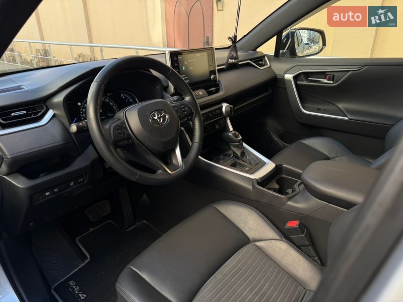 Внедорожник / Кроссовер Toyota RAV4 2021 в Одессе