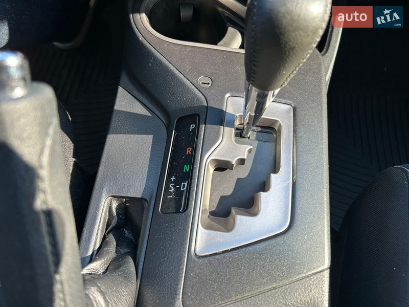 Внедорожник / Кроссовер Toyota RAV4 2016 в Киеве