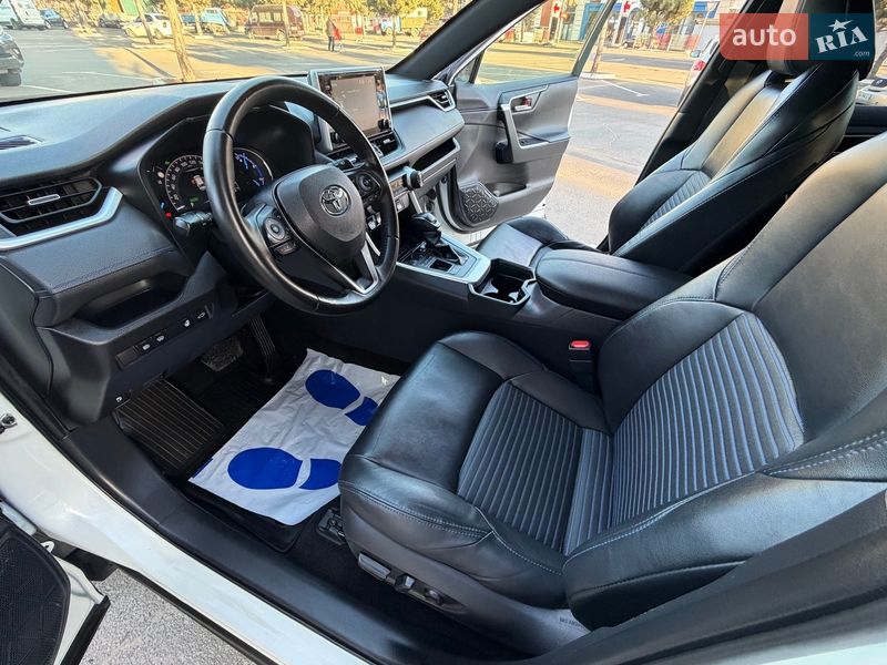 Внедорожник / Кроссовер Toyota RAV4 2018 в Одессе