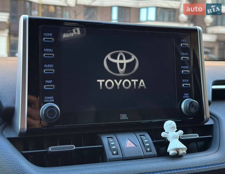 Внедорожник / Кроссовер Toyota RAV4 2020 в Киеве