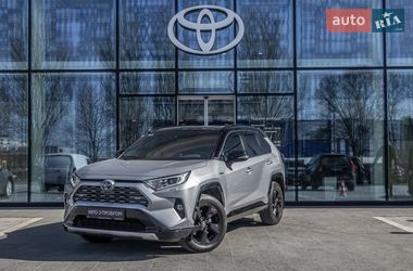 Позашляховик / Кросовер Toyota RAV4 2021 в Дніпрі