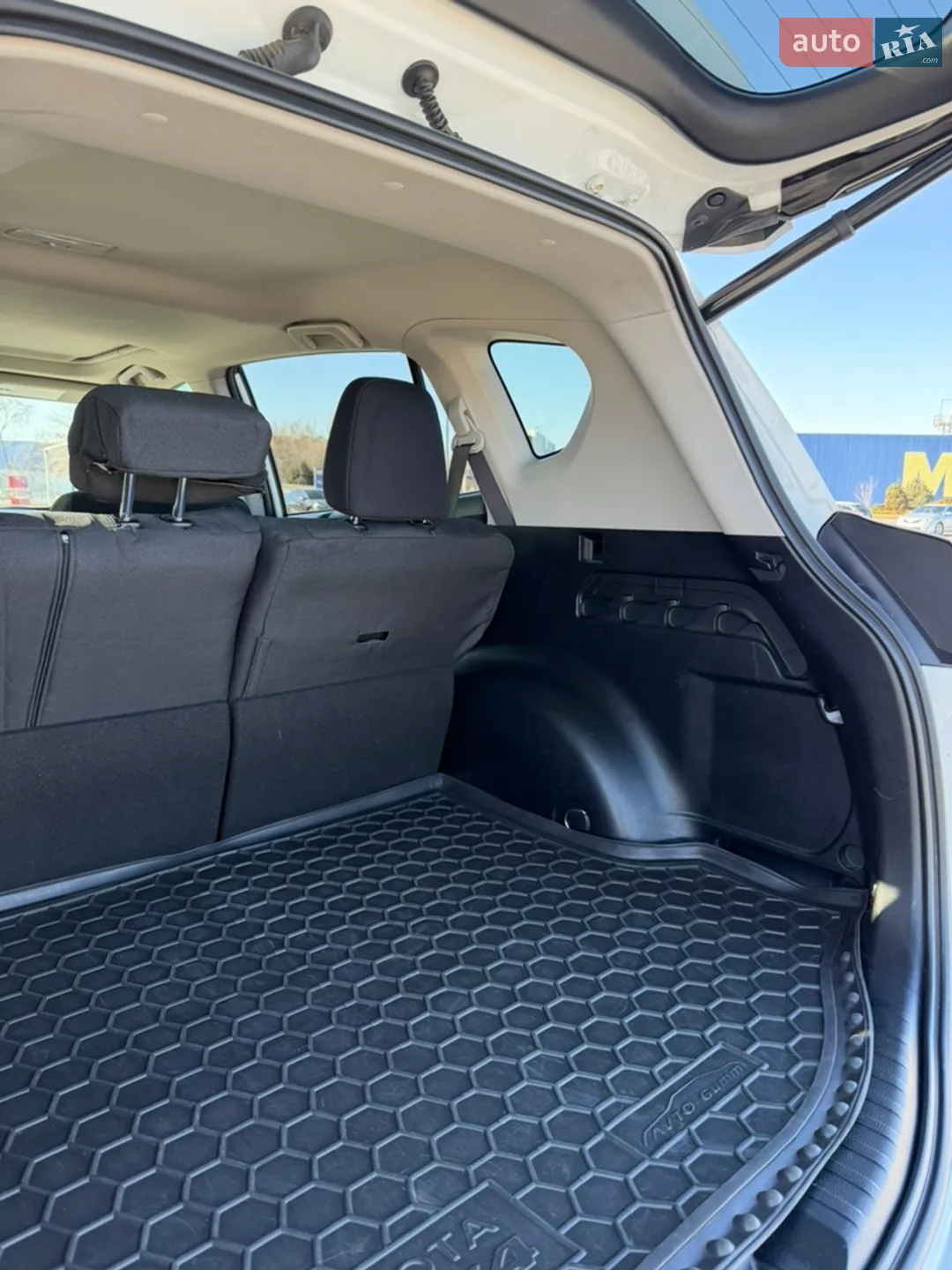 2018 Toyota RAV 4 - мініатюра 11