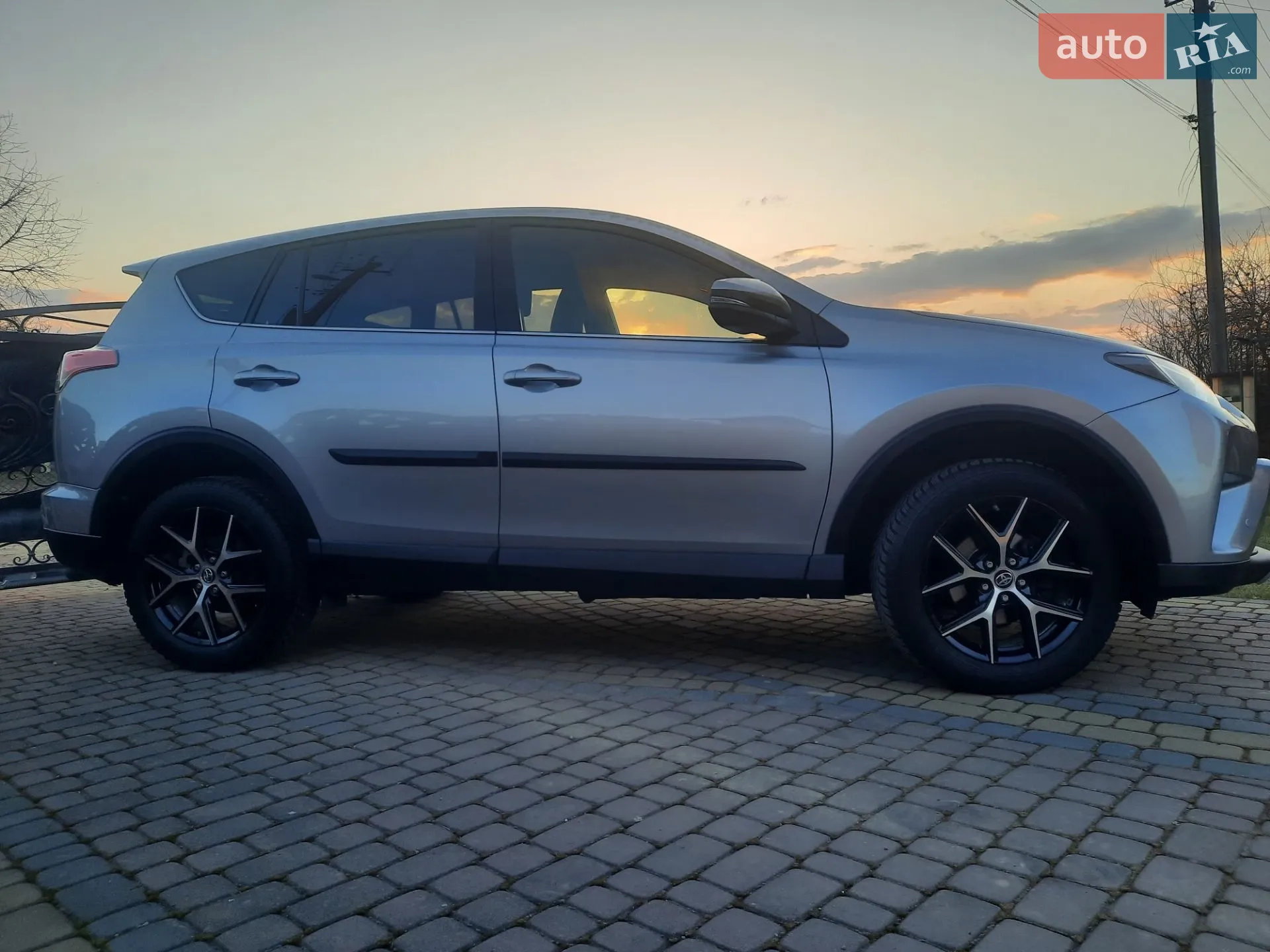 2017 Toyota RAV 4 - мініатюра 10