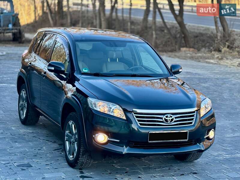Внедорожник / Кроссовер Toyota RAV4 2011 в Тернополе