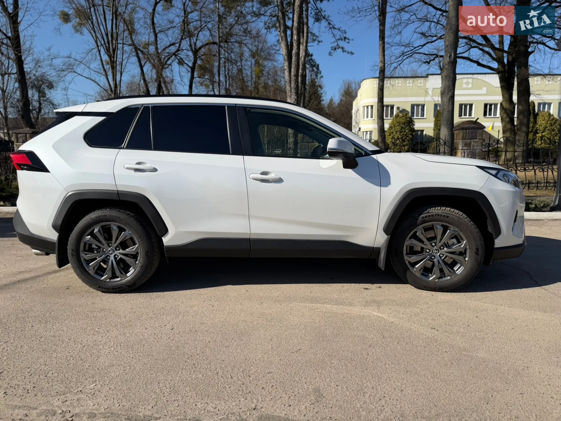 2024 Toyota RAV 4 - мініатюра 3