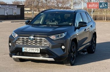 Позашляховик / Кросовер Toyota RAV4 2020 в Дніпрі